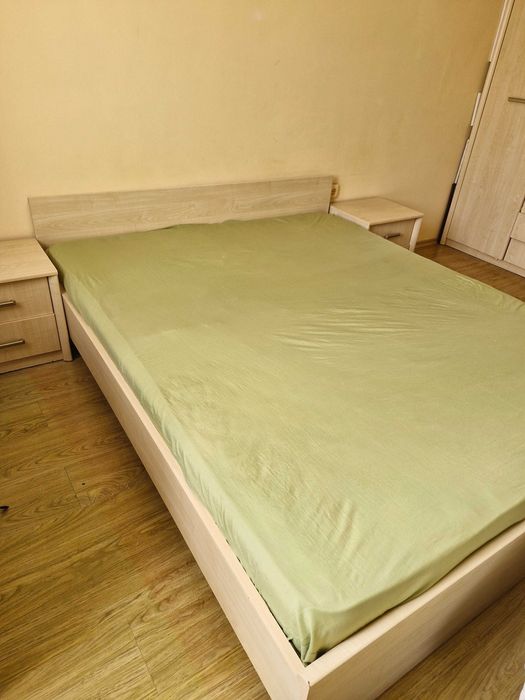Продавам комплект спалня