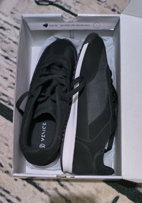 Adidași Venice bărbați marime 40