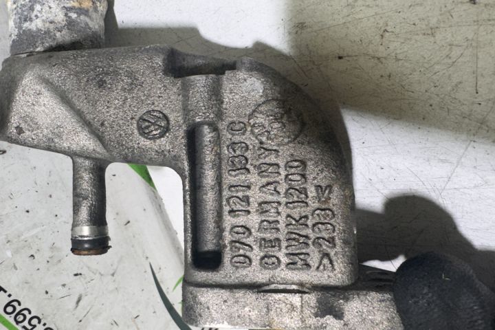 Teu apa lichid racire 070121133C Volkswagen VW Touareg generatia 1 7L