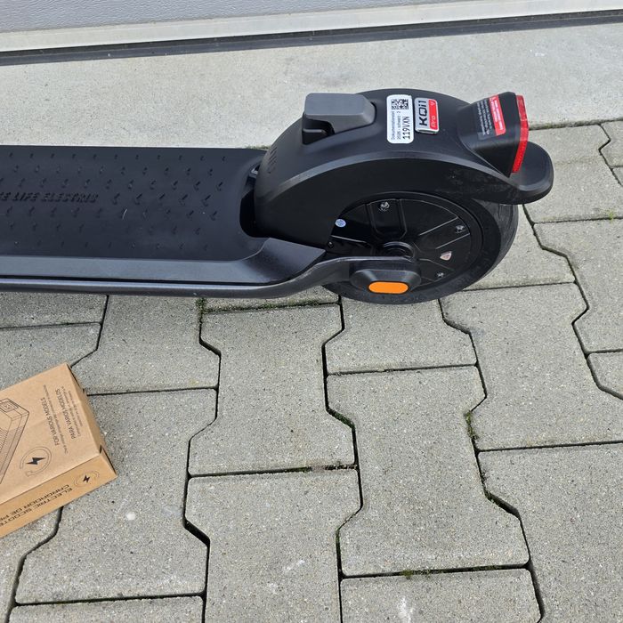 Trotinetă electrică pliabilă Niu Kqi1 Pro, 20 km/h, 25 km autonomie, anvelope 9 inch