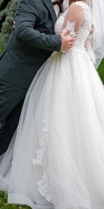Vând rochie de mireasă