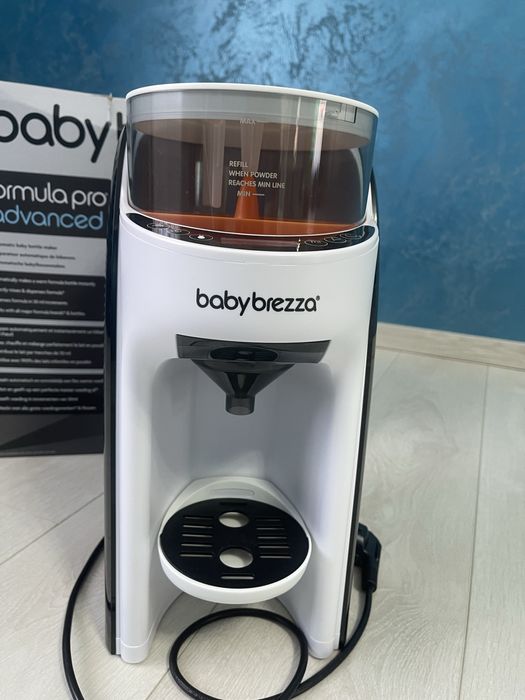 Baby Brezza formula Pro Advanced white