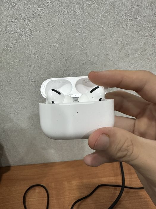 Продам AirPods Pro (оригинал)