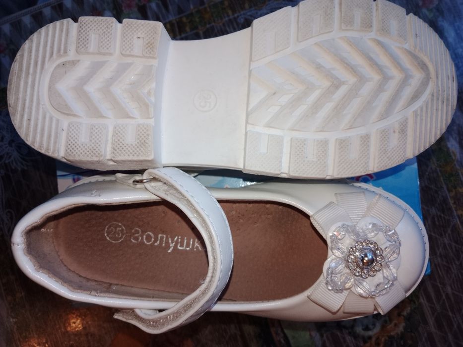 Продам туфельки.