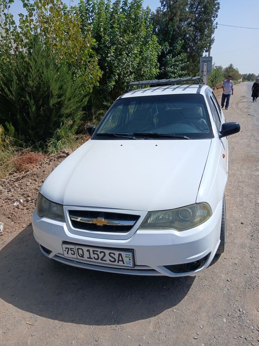 Nexia 2 sotiladi yaxshi