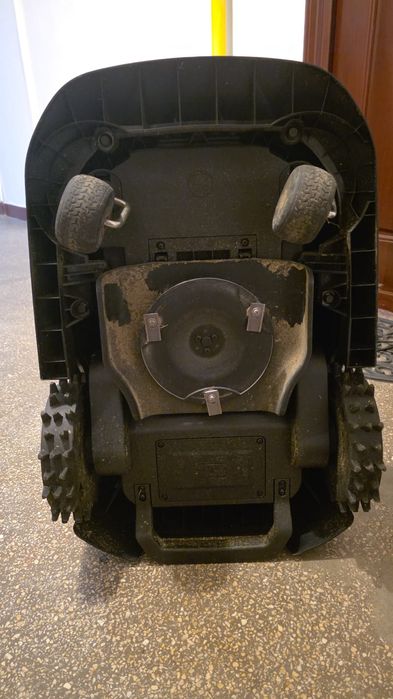 Mova 1000 robot pentru  tuns iarba