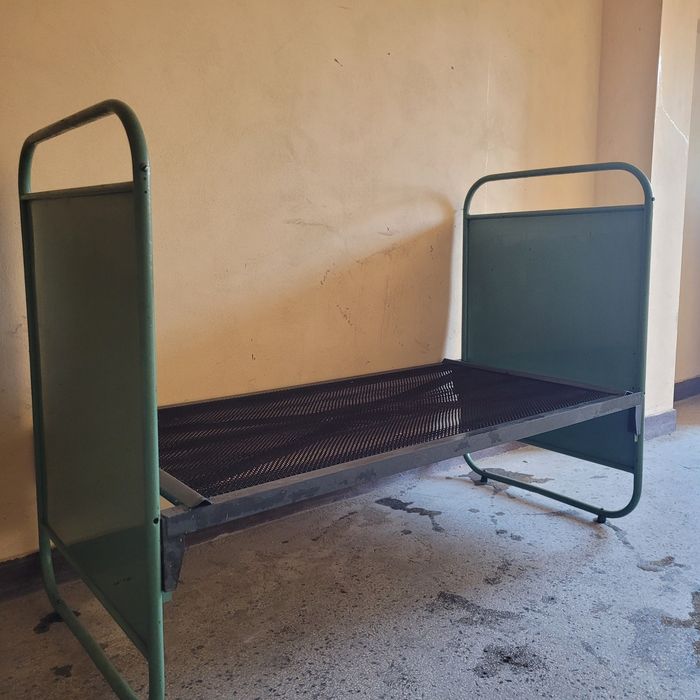 Детско легло с пружина.