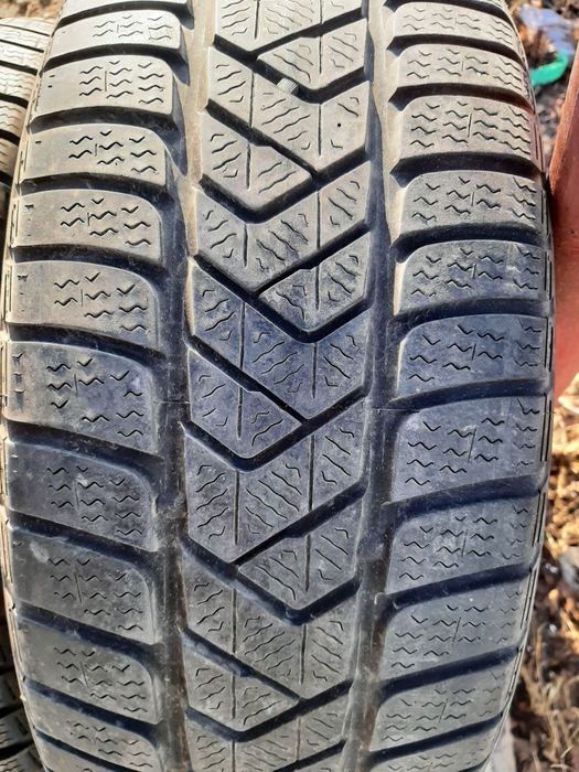 Продам шины. 225/55/17 пирелли