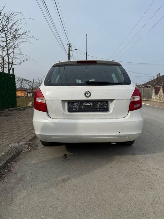 Vând Skoda Fabia