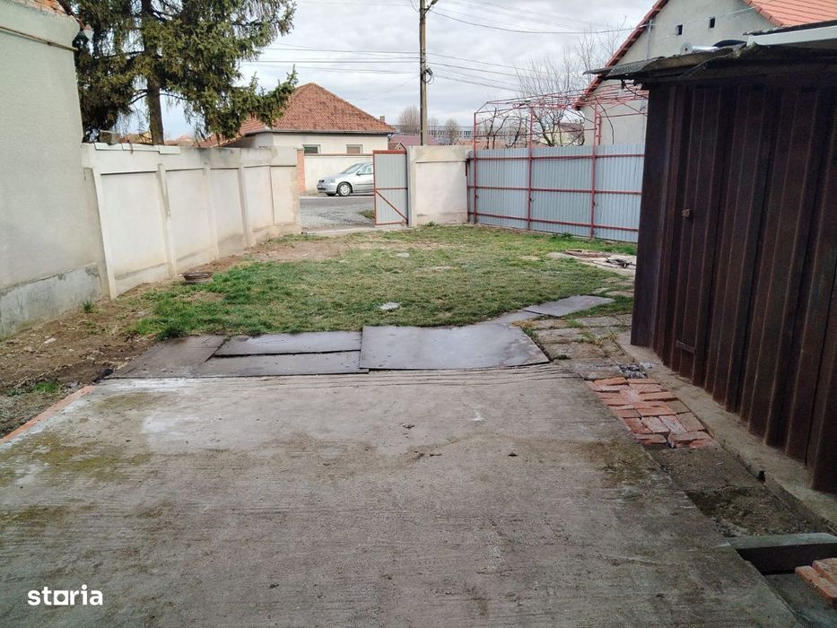 Hala Santana si spatiu din curte(service auto)