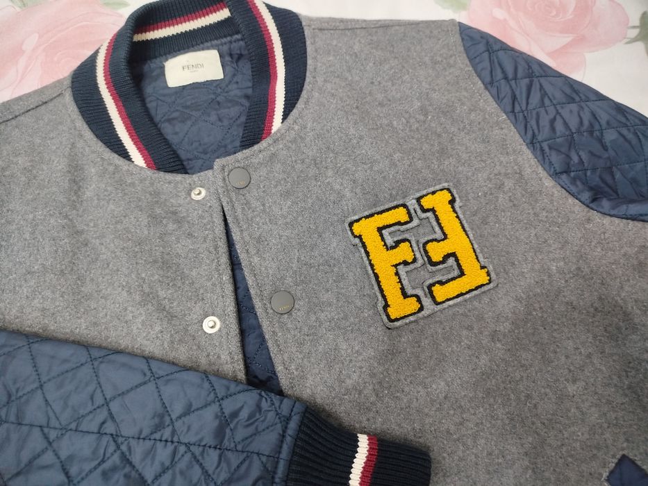 Куртка от бренда Fendi