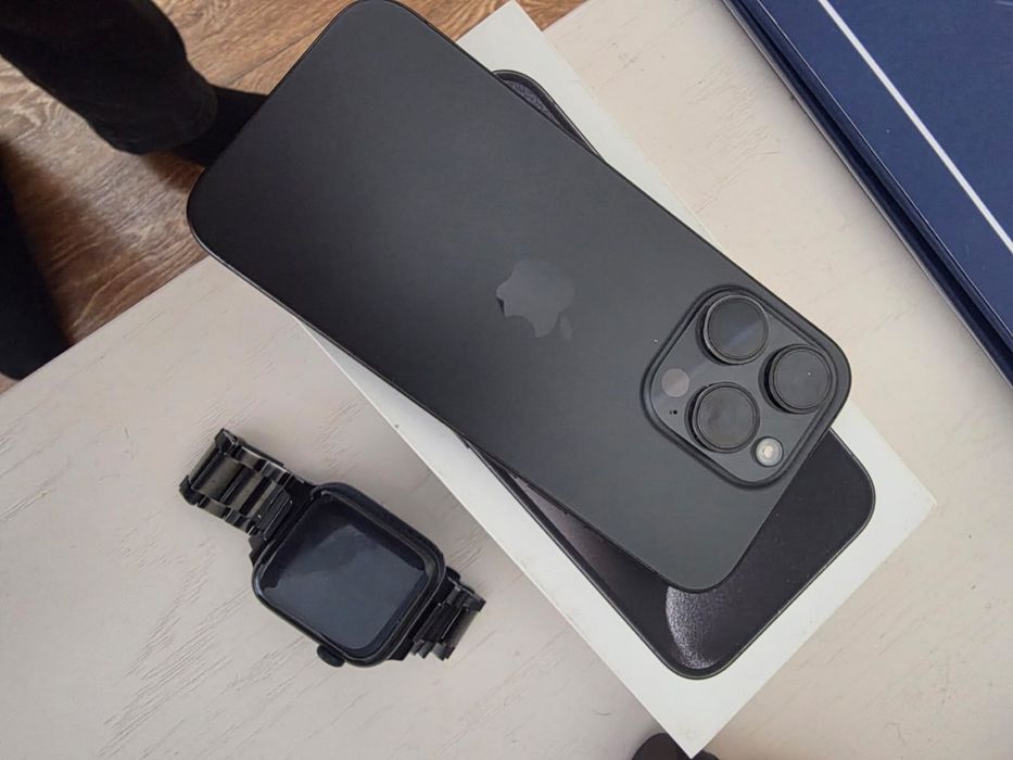 Продам айфон 15 про , 256 мгб и эплвотч