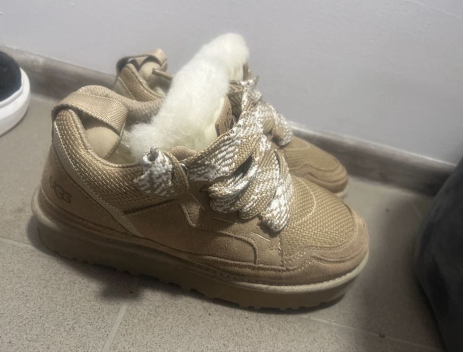 UGG Lowmel Sand