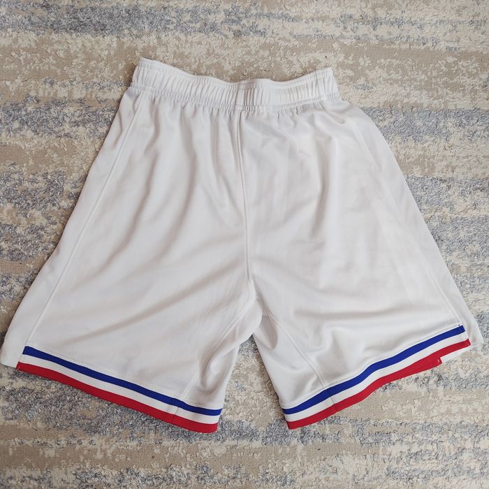 Vând pantaloni scurți pentru fotbal, marca Nike, originali