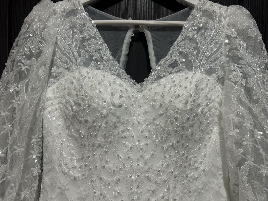 Срочно! Продам свадебное платье 42-44раз.