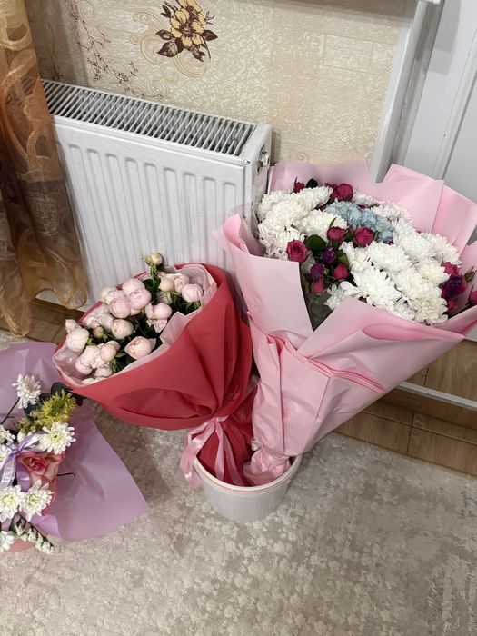 Цветы свежие.