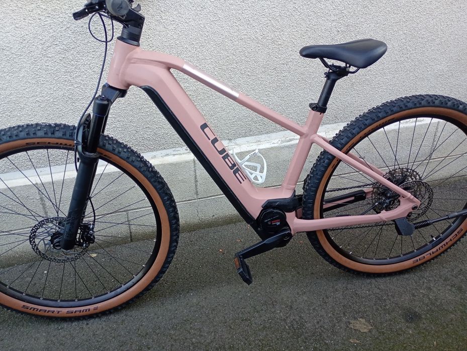 Bicicleta electrica Cube reaction