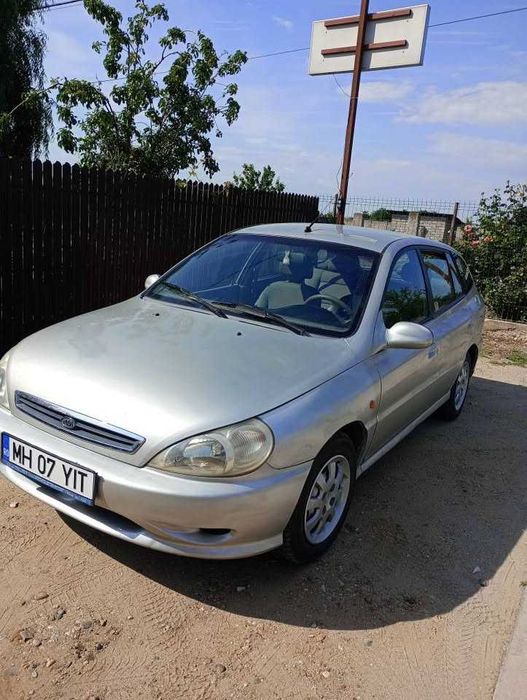 KIA BENZINA an 2004 in stare perfecta