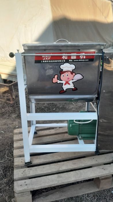 Қоғамдық көлікте қыз жігіттің жыныс мүшесін сипады (видео)