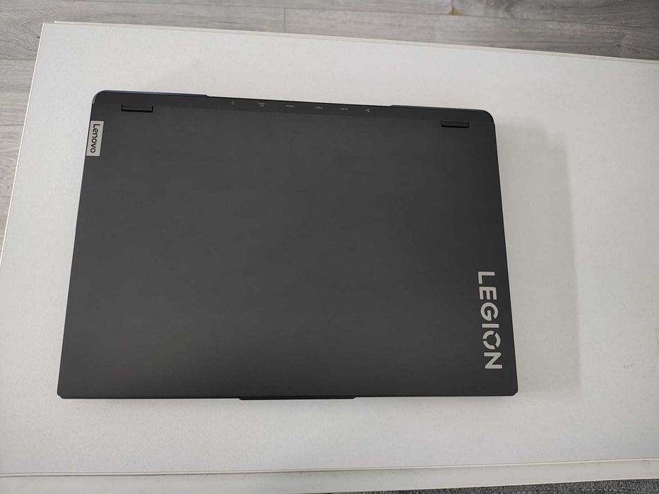 Laptop Lenovo Gaming aflat inca in garantie