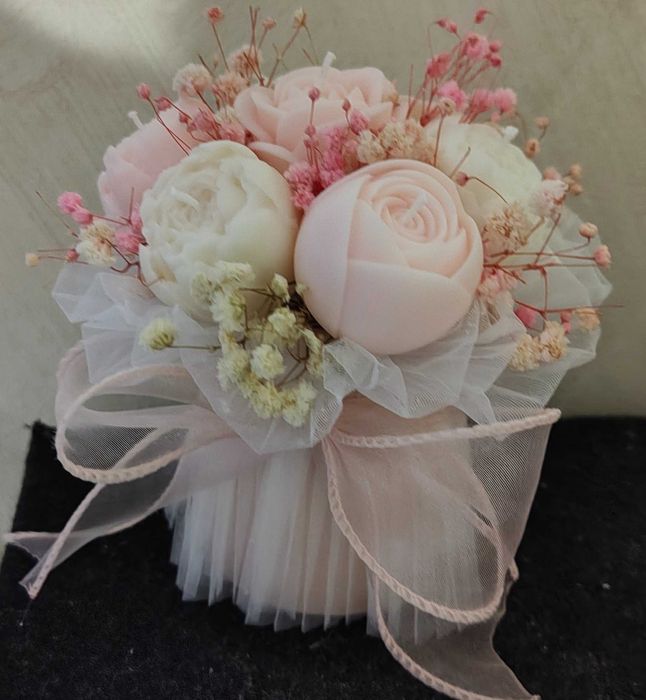 Букети от соеви свещи и коледни предложения