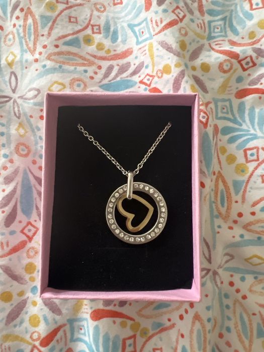 Сребърно дамско колие със сърчице