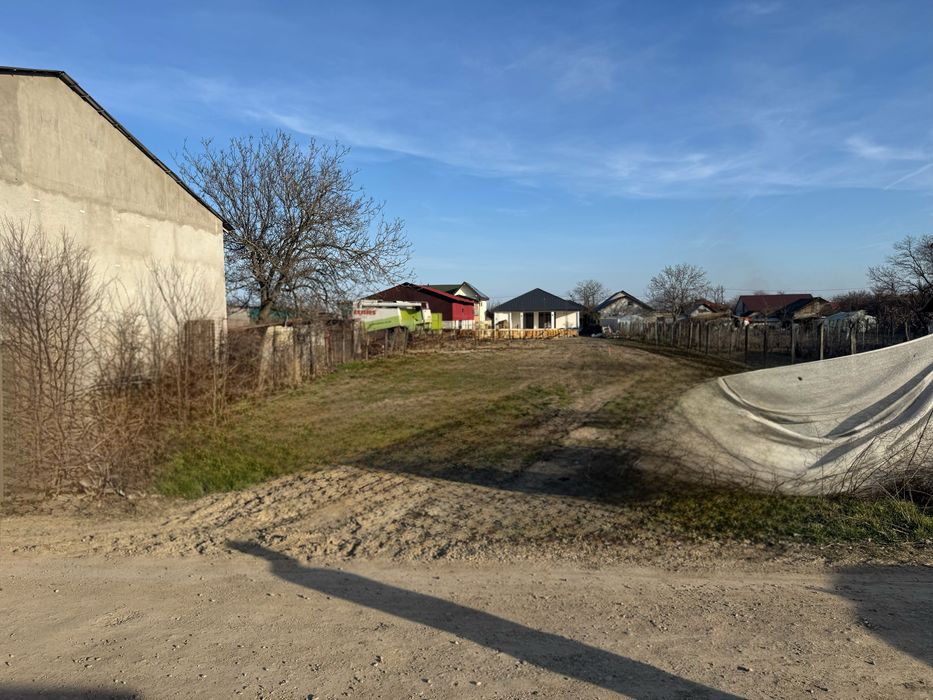 Teren intravilan de vanzare