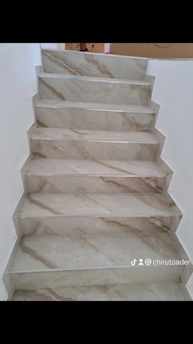 Execut  , Amenajări ,  interioare
