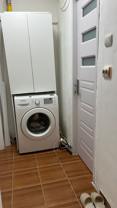 Închiriez garsonieră