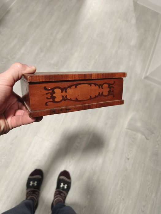 Cutie tranucuri veche