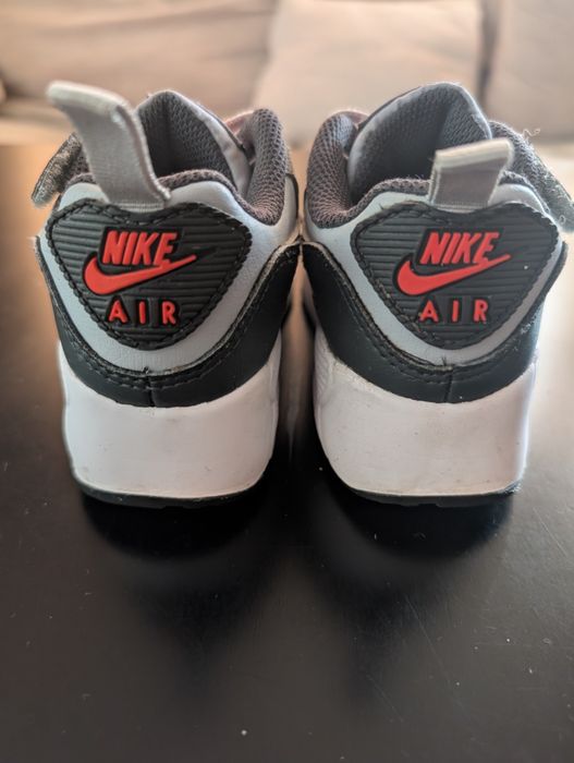 Маратонки Nike AIR 27,5 номер
