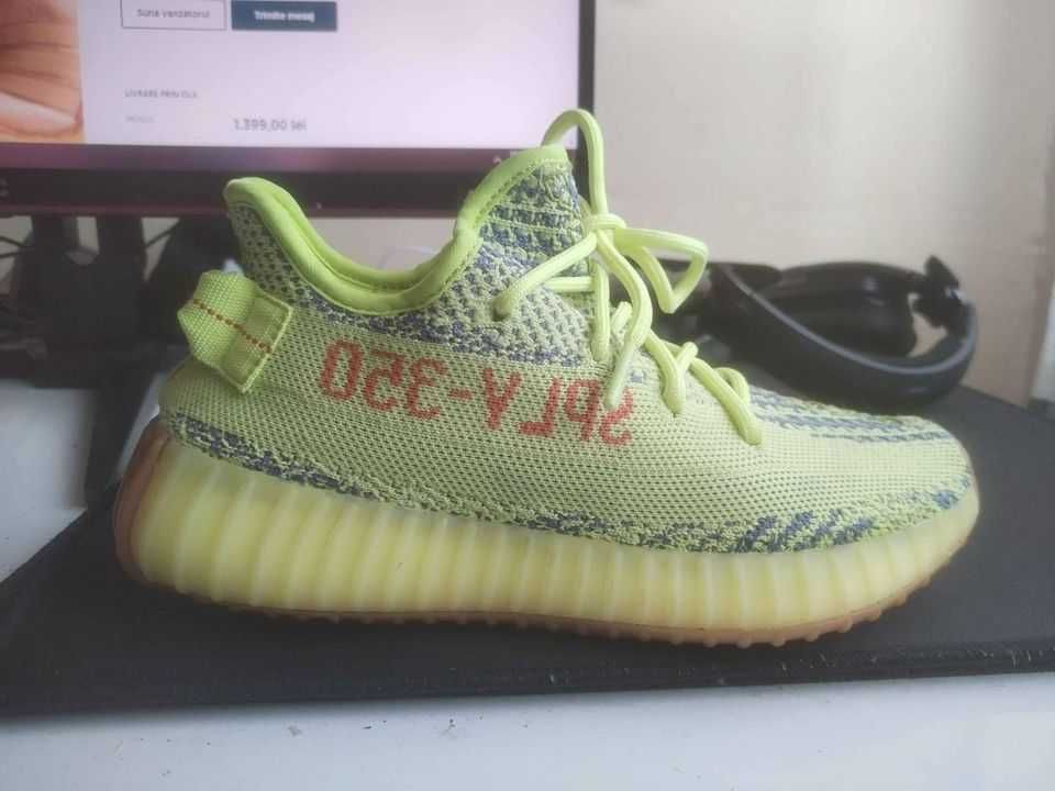 Yeezy sales frost yellow