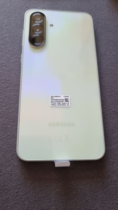 Samsung A36 5G 128gb + bluetooth слушалки