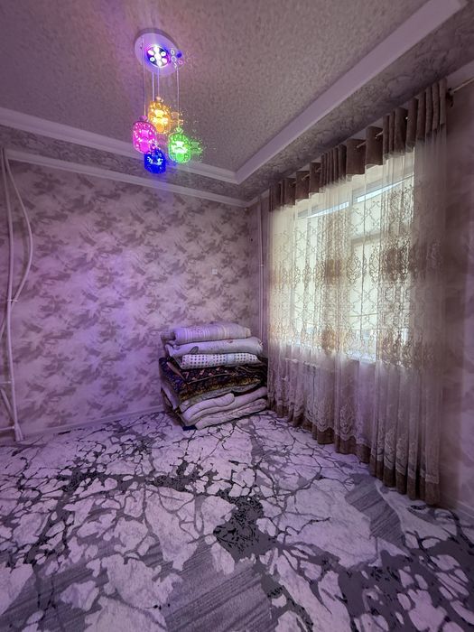 Срочно ижарага берилади оилага 2 хона 2- етаж 22- мактаб олдида