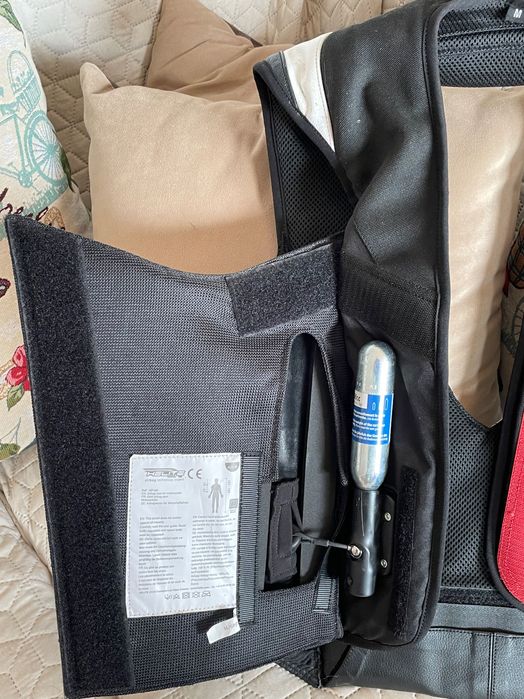 Helite GP Air Inflatable Vest / Кожена жилетка въздушна възглавница