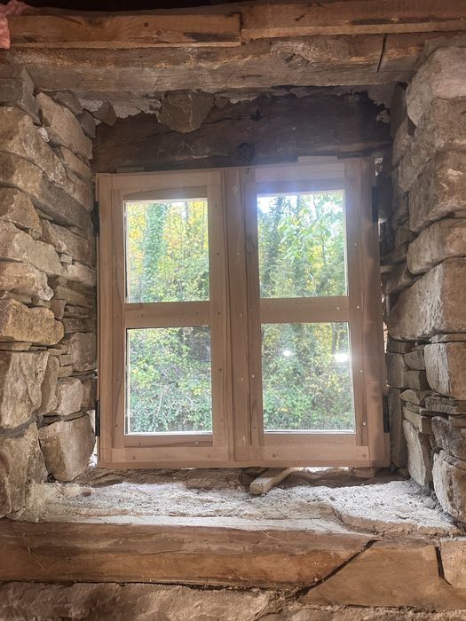 Продавам врата и два прозореца