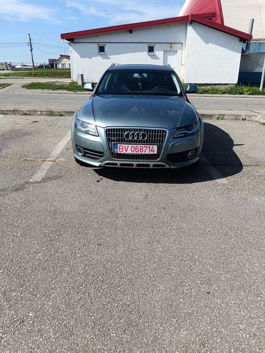 Vând Audi A4 b8 benzina 2l ollroad 211 cp .2010 motor defect.