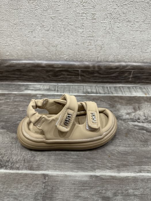 Сандали на девочку