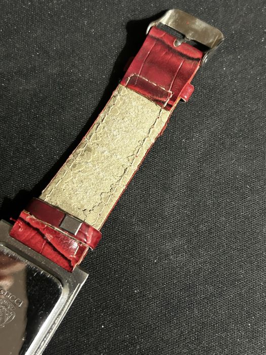 Ceas gucci rosu