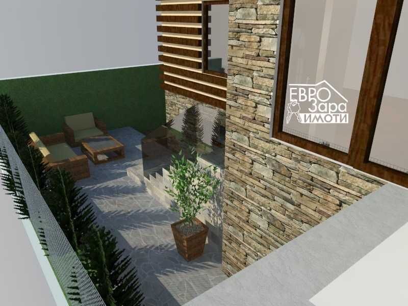 Двуетажна къща с гараж за продажба в Центъра