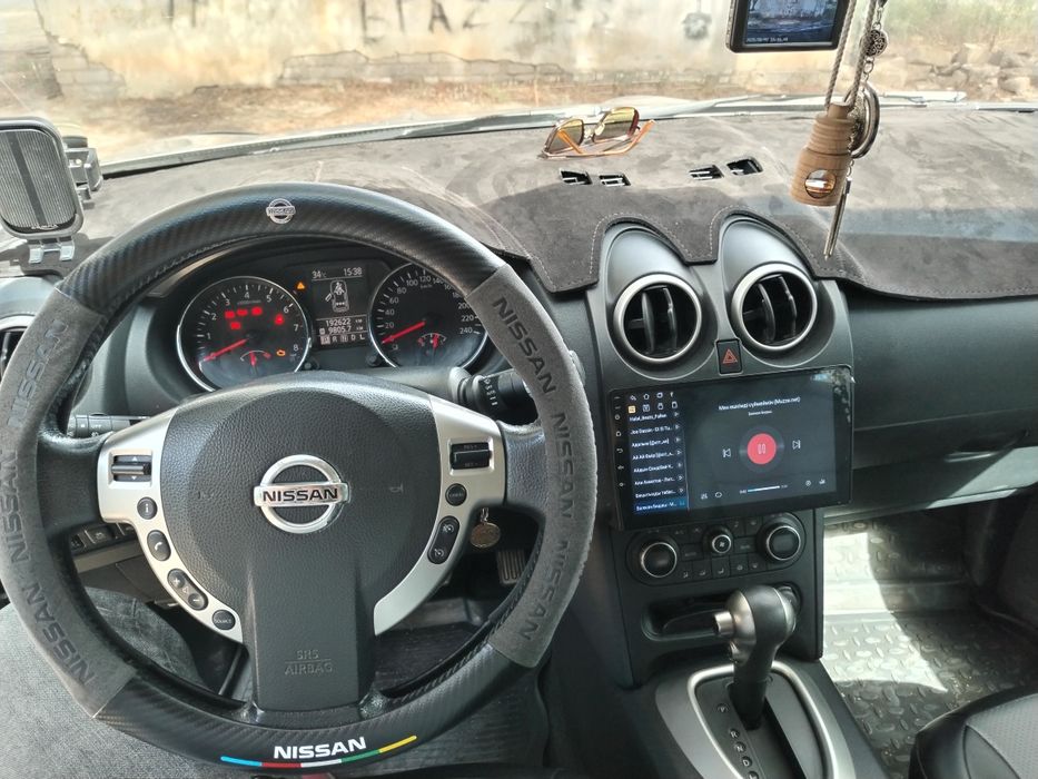 Машина Nissan Qashqai