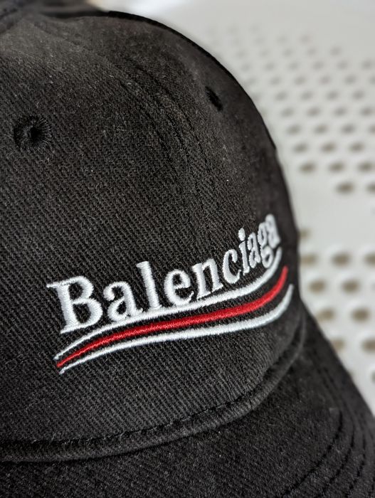 Balenciaga 2017 Campain Logo Рядка.