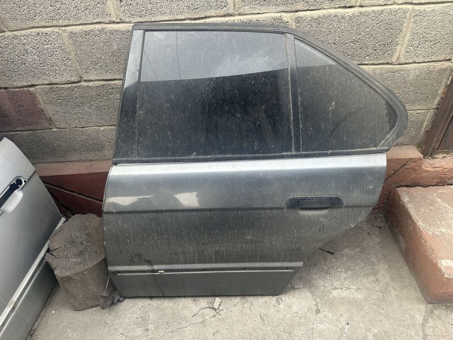 Задний дверь от бмв е34