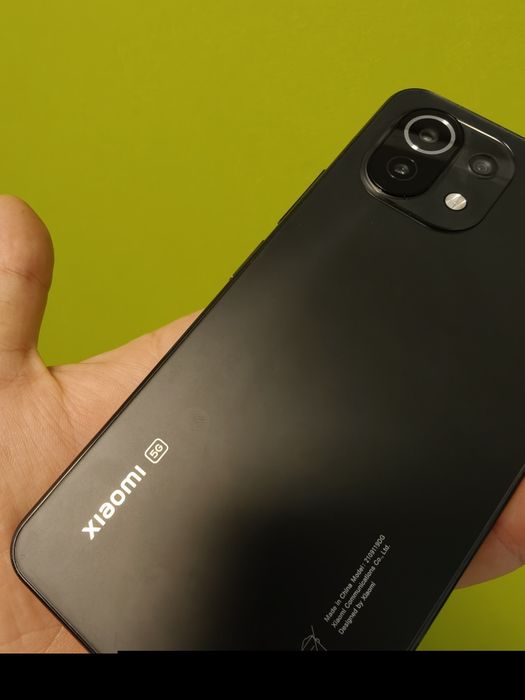 Telefon slim,ușor Xiaomi 11 5G lite NE 128Gb-8GB ram,in  stare perfecta,foarte fin și design deosebit