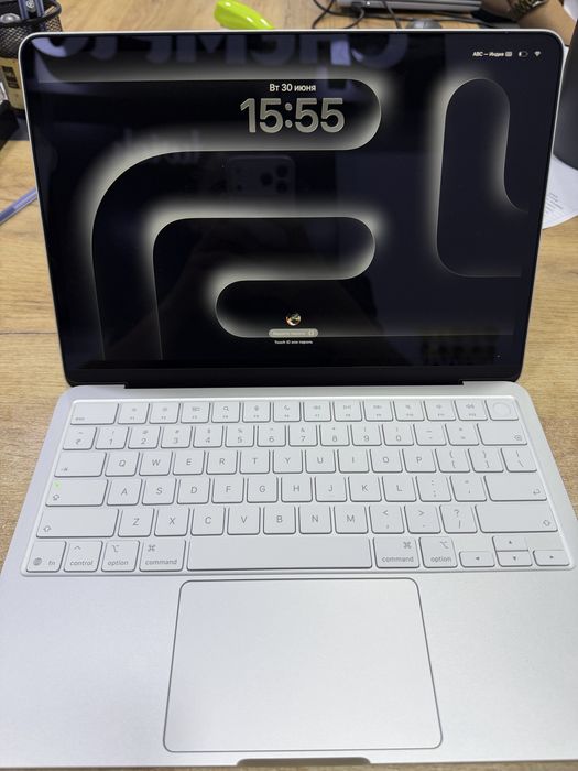 MacBook neo silver