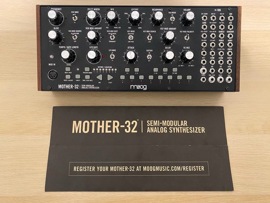 Moog Mother32 semimodular