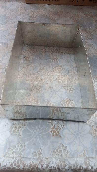 Tort uchun qoliplar sotiladi