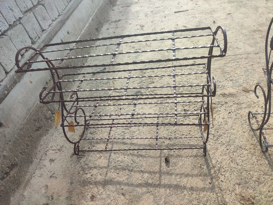 Oyoq kiyim quyadiganlar bor narxi 270000 oladiganlar tel qilsin