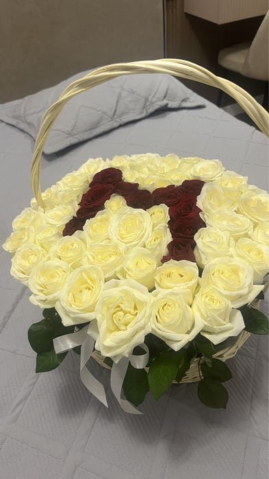 Продам цветы с буквой М! 51 шт