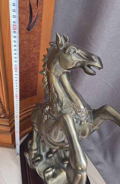 Статуэтка конь высота около 60 см